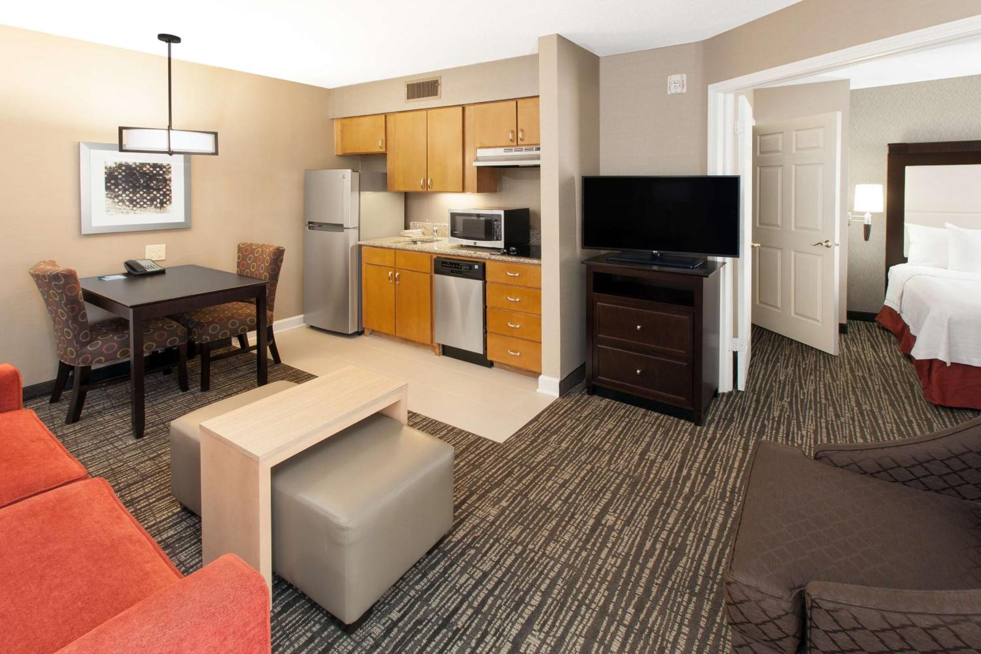 Homewood Suites By Hilton Indianapolis At The Crossing Exterior foto